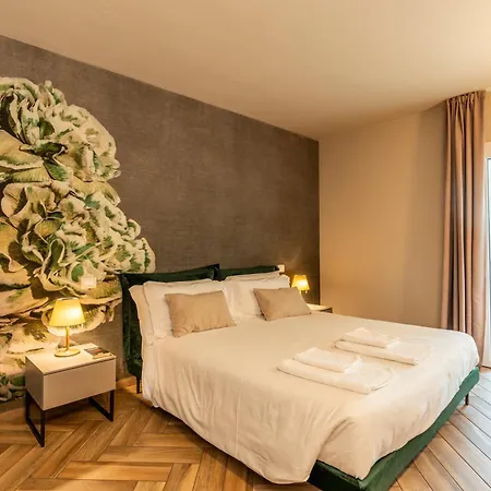 La And Bed & Breakfast