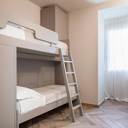La And Bed & Breakfast