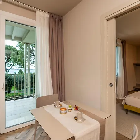 Bed & Breakfast La And 3*