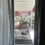La And Bed & Breakfast 4*