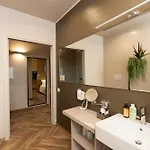 La And Bed & Breakfast