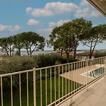 Bed & Breakfast La And