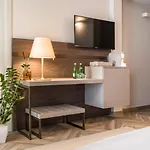 La And Bed & Breakfast 4*