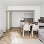 La And Bed & Breakfast 4*
