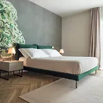 La And Bed & Breakfast