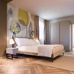 La And Bed & Breakfast