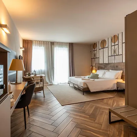 La And 4* Moniga del Garda