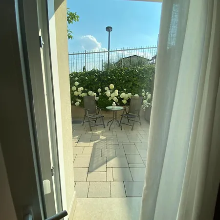Couette-café La And Moniga del Garda